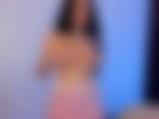 Eviee's Live Sex Cam Show