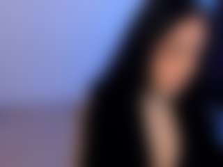 Eviee's Live Sex Cam Show