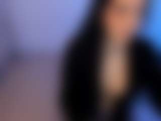 Eviee's Live Sex Cam Show