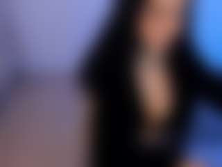 Eviee's Live Sex Cam Show