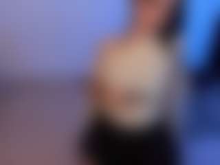 Spettacolo in cam dal vivo con Eviee - Fingers su Camsoda