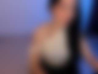 Eviee's Live Sex Cam Show