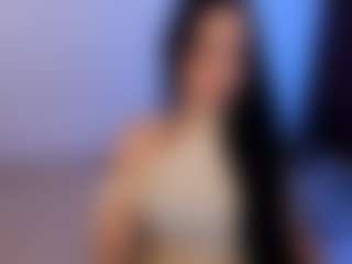 Eviee's Live Sex Cam Show