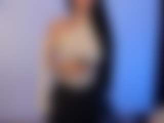 Eviee's Live Sex Cam Show