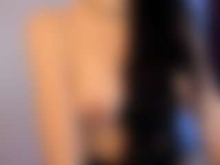 Eviee's Live Sex Cam Show