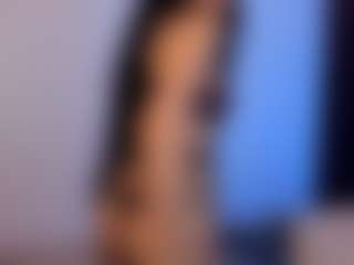 Eviee's Live Sex Cam Show