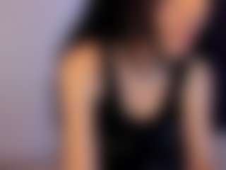 Eviee's Live Sex Cam Show