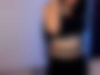 Eviee's Live Sex Cam Show