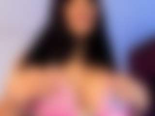 Live cam show with Eviee - Big Tits on xDating