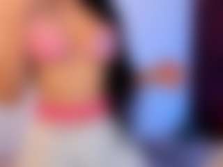 Eviee's Live Sex Cam Show