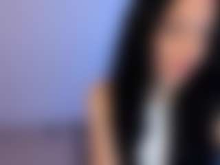 Eviee's Live Sex Cam Show