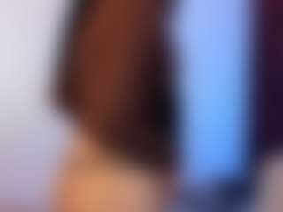 Eviee's Live Sex Cam Show