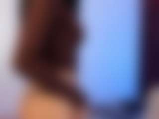 Eviee's Live Sex Cam Show