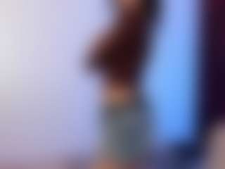 Eviee's Live Sex Cam Show