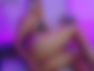Live cam show with giorginasun - Fingers on Camsoda