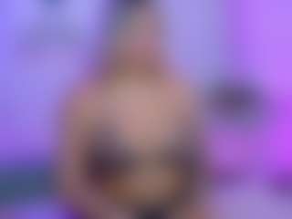 Live cam show with giorginasun - Tease Curvy on Camsoda