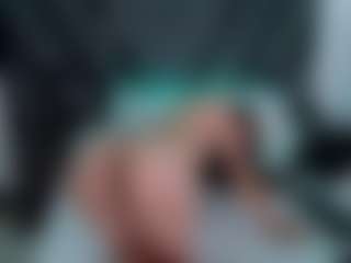 Live cam show with AlliceMackenzie - Orgasm on StripNow