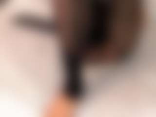 Live cam show with AlliceMackenzie - Lean on Camsoda