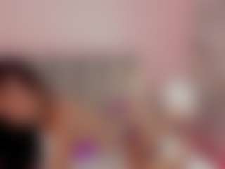 Live cam show with AlliceMackenzie - British on StripNow