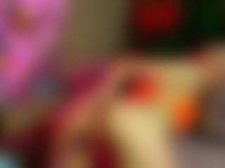 Live cam show with MelaniaTress - Normal on Camsoda