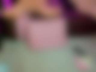 Live cam show with MelaniaTress - Full Nudity on Camsoda
