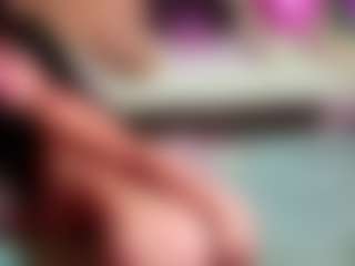 MelaniaTress's Live Sex Cam Show