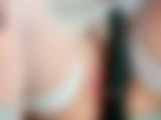 Live cam show with MelaniaTress - Bedroom Asian on Camsoda