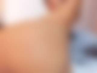 Live cam show with Roxy-Stone1 - Teen (18+) on TeamSkeetLive