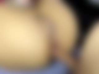 Live cam show with EmilyPacho_ - Handjob on livesexfox.com