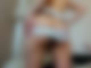 Live cam show with Emma - Sucking on livesexfox.com