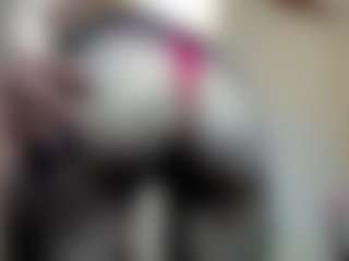 Live cam show with Emma - Sexydance on SquirtSoMuch