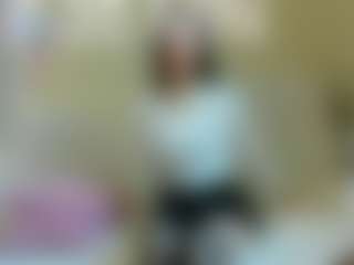 Live cam show with Emma - Sucking on Milfs Live
