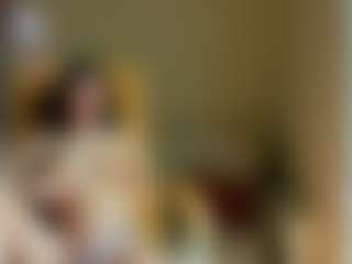 Live cam show with Emma - Doggy on fapnchat