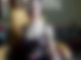 Live cam show with Emma - Ride on live18s.com