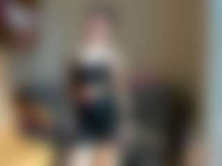 Live cam show with Emma - Ride on Chatstar