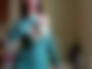 Live cam show with Emma - Camel Toe on AdultVida.com
