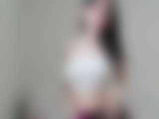 Live cam show with Emma - Smoke on live18s.com