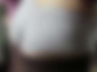 Live cam show with Emma - Sucking on Milfs Live