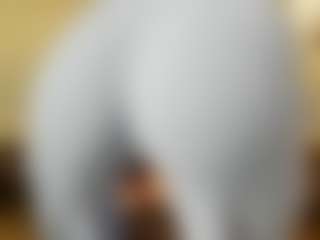 Live cam show with Emma - Camel Toe on SmokeAndPoke