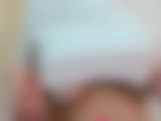 Live cam show with Emma - Gamer Athletic on camgirlchat.live