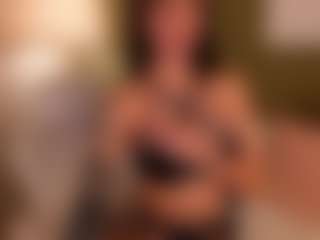 SuzuSummer's Live Sex Cam Show