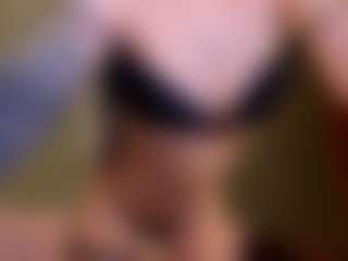 SuzuSummer's Live Sex Cam Show