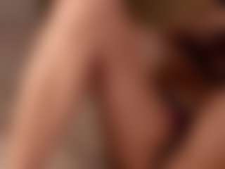 SuzuSummer's Live Sex Cam Show