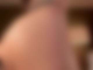 SuzuSummer's Live Sex Cam Show