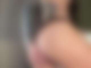 SuzuSummer's Live Sex Cam Show