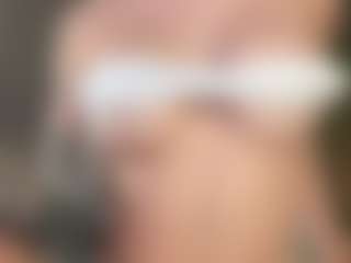SuzuSummer's Live Sex Cam Show