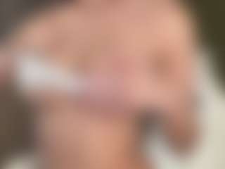 SuzuSummer's Live Sex Cam Show