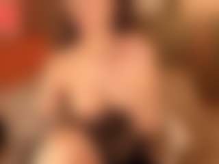 SuzuSummer's Live Sex Cam Show