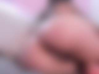 Live cam show with Hiyakasudere - Facial on Camsoda
