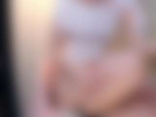 Live cam show with kellybbface - Vibe on Camsoda
